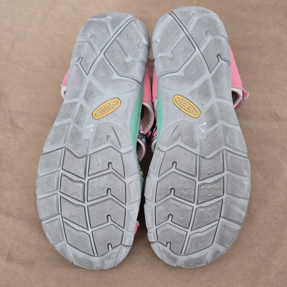 KEEN Seacamp II CNX Sandals Y4  EU36 Pink Multi Water Shoes Outdoor Hiking Beach